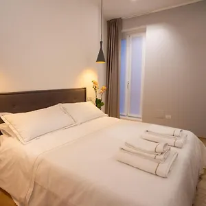https://bamboo-milano-sinatra-apartment.it-lombardy.com