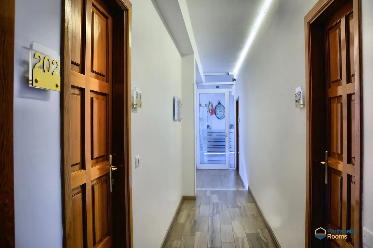Pantanello Rooms Avola 3*,